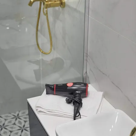 Lägenhet Metro Politechnika Warszawa